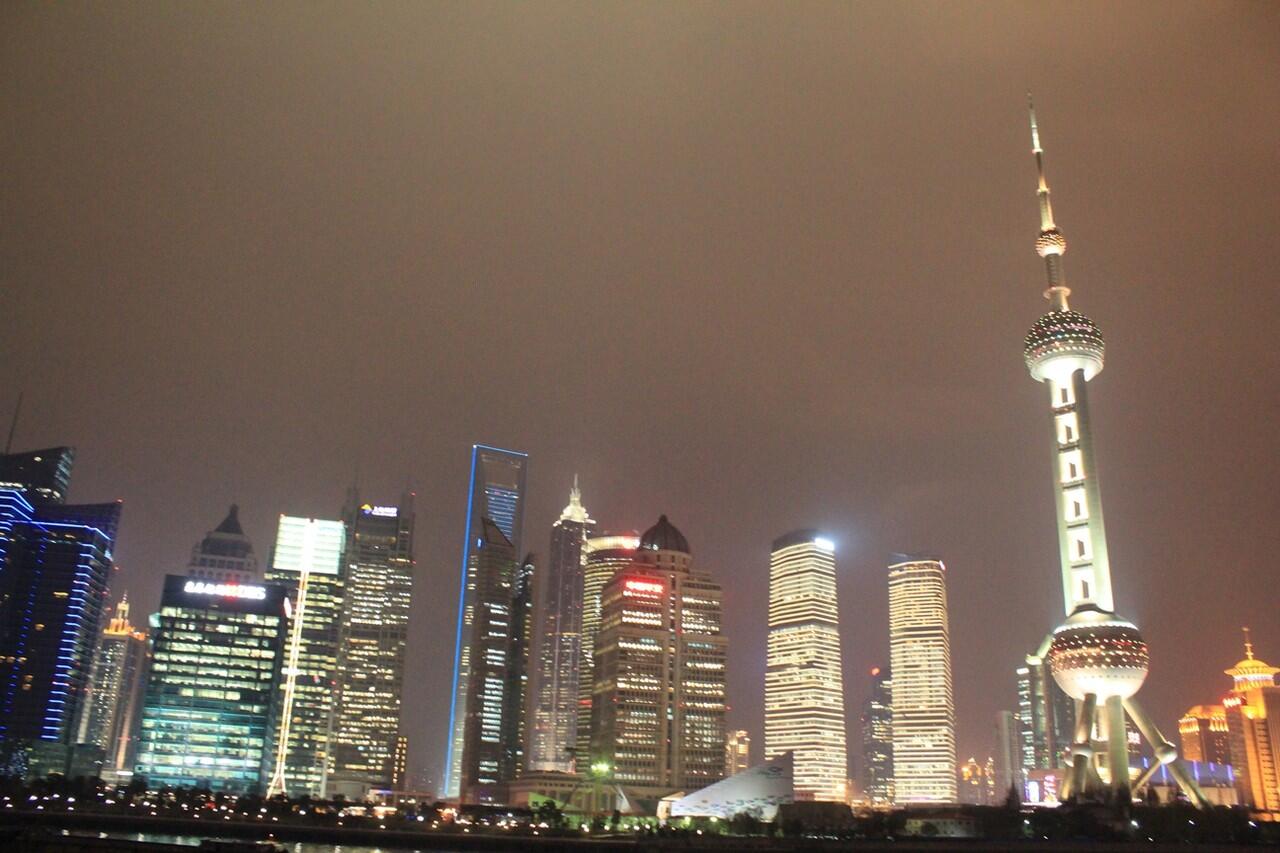 &#91;Banyak&#93; Pemandangan Kota Shanghai Malam Hari dari River Cruise