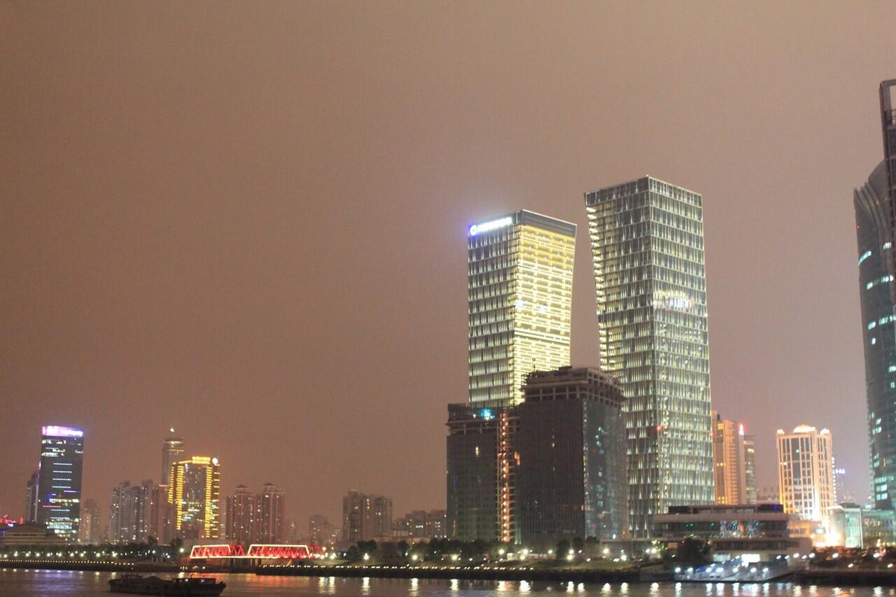 &#91;Banyak&#93; Pemandangan Kota Shanghai Malam Hari dari River Cruise