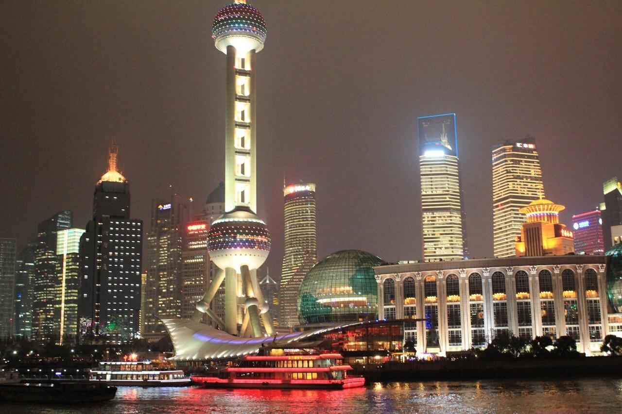 &#91;Banyak&#93; Pemandangan Kota Shanghai Malam Hari dari River Cruise