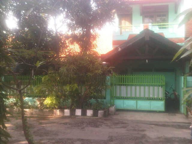 dijual rumah siap pakai lantai 2 daerah surabaya