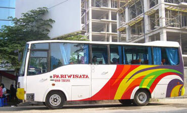 Bus Pariwisata 3/4 Medium
