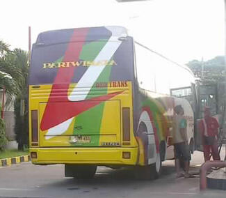 Bus Pariwisata 3/4 Medium