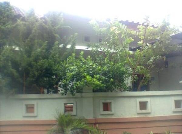 Rumah di Jatiwaringin