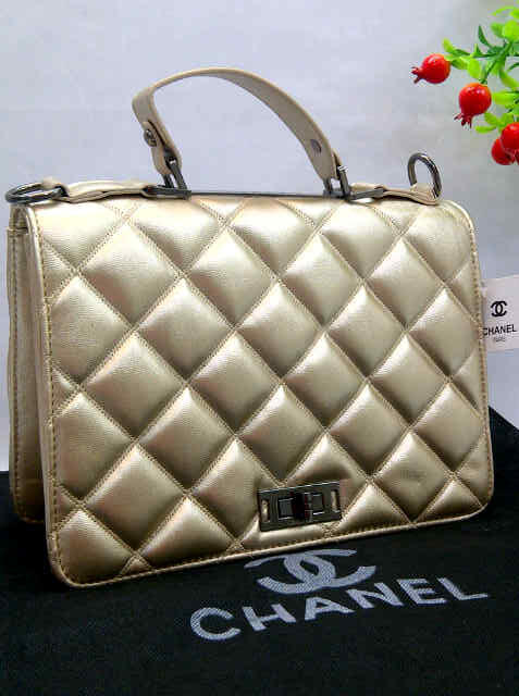 Tas Branded Chanel Messenger