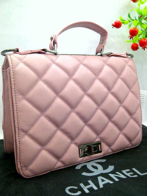Tas Branded Chanel Messenger