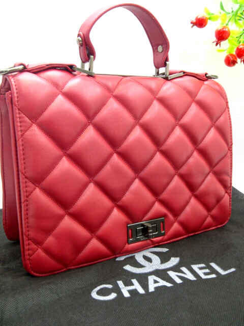 Tas Branded Chanel Messenger