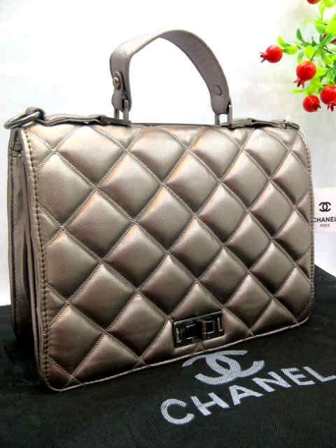 Tas Branded Chanel Messenger
