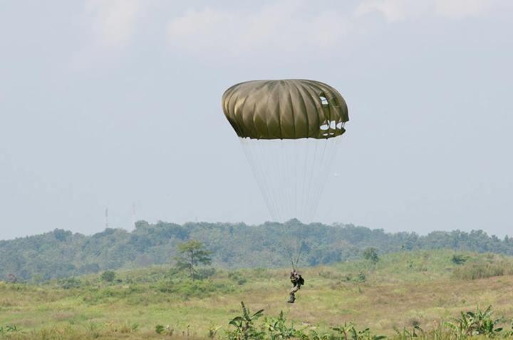 latihan gabungan TNI dan Tentara amrik (cabang hawai)