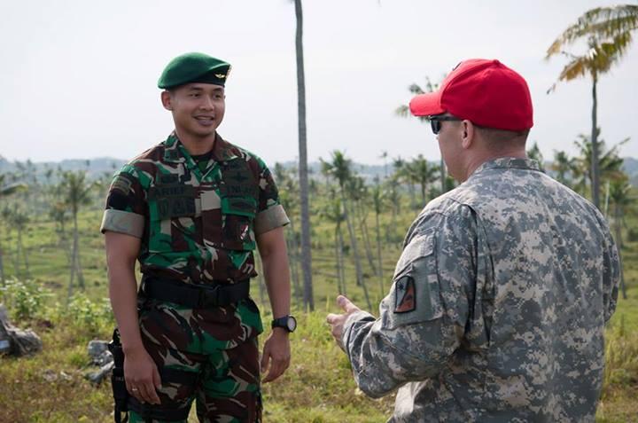 latihan gabungan TNI dan Tentara amrik (cabang hawai)