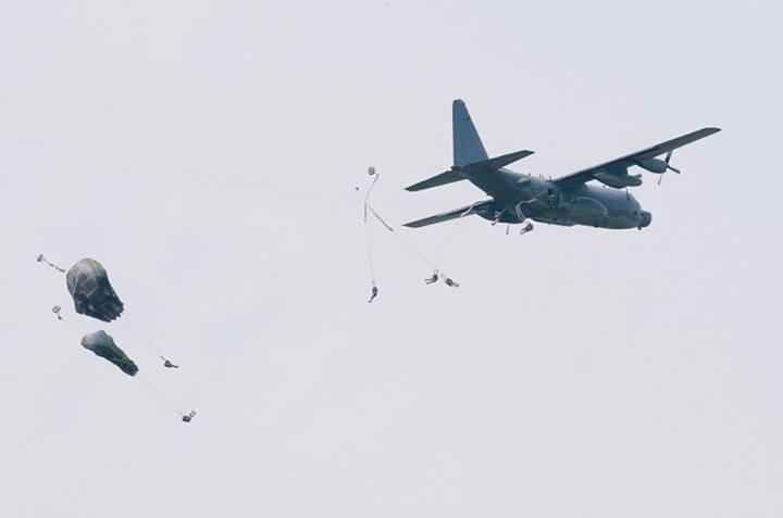 latihan gabungan TNI dan Tentara amrik (cabang hawai)