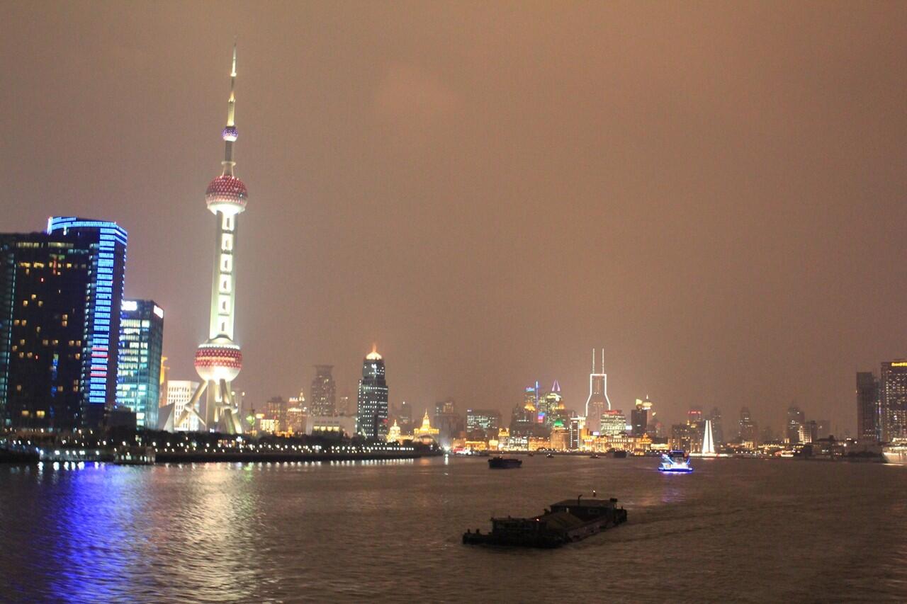 &#91;Banyak&#93; Pemandangan Kota Shanghai Malam Hari dari River Cruise