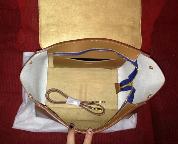 Celine trapeze multicolour baru 1 minggu!