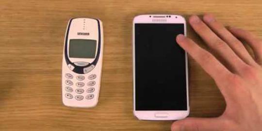 Perbandingan Nokia 3310 dan Galaxy S4