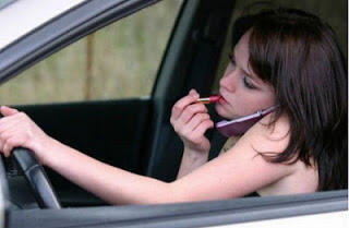 7 Penyebab wanita lebih rawan kecelakaan dalam berkendara