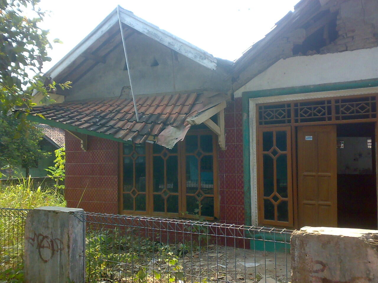DIJUAL RUMAH TUA MURAH DAERAH CIKAMPEK