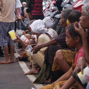 kekurangan dan kelebihan negara #INDONESIA dimata dunia ( pengetahuan )