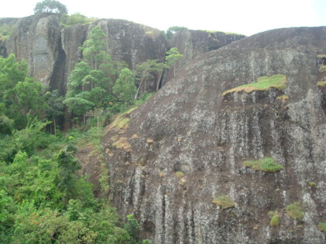 [PUISI WISATA] Estetika Sang Raksasa Purba