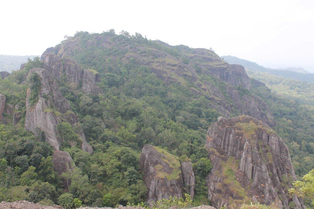 [PUISI WISATA] Estetika Sang Raksasa Purba