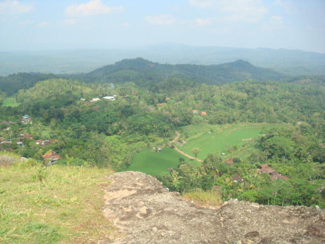 [PUISI WISATA] Estetika Sang Raksasa Purba