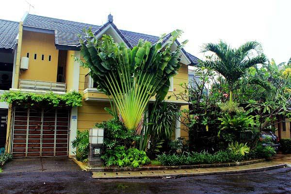 Rumah berlokasi strategis siap huni di Mawar Town House Blok G No.1 Pondok Labu