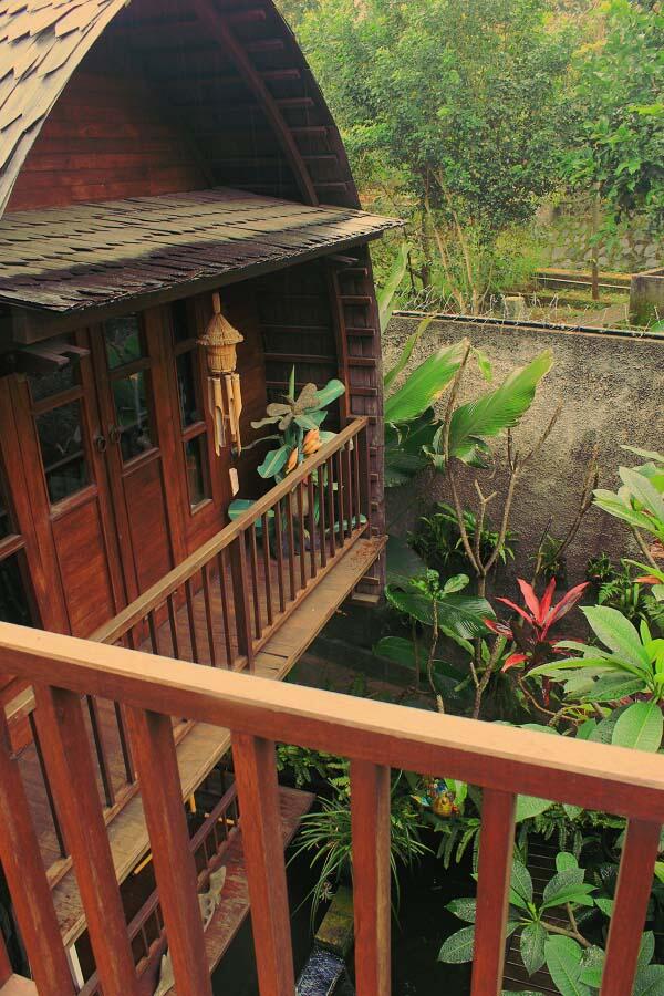 Rumah berlokasi strategis siap huni di Mawar Town House Blok G No.1 Pondok Labu