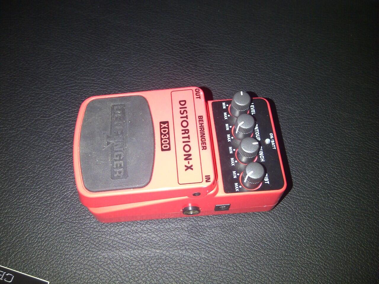 jual behringer distrotion-x like new :D