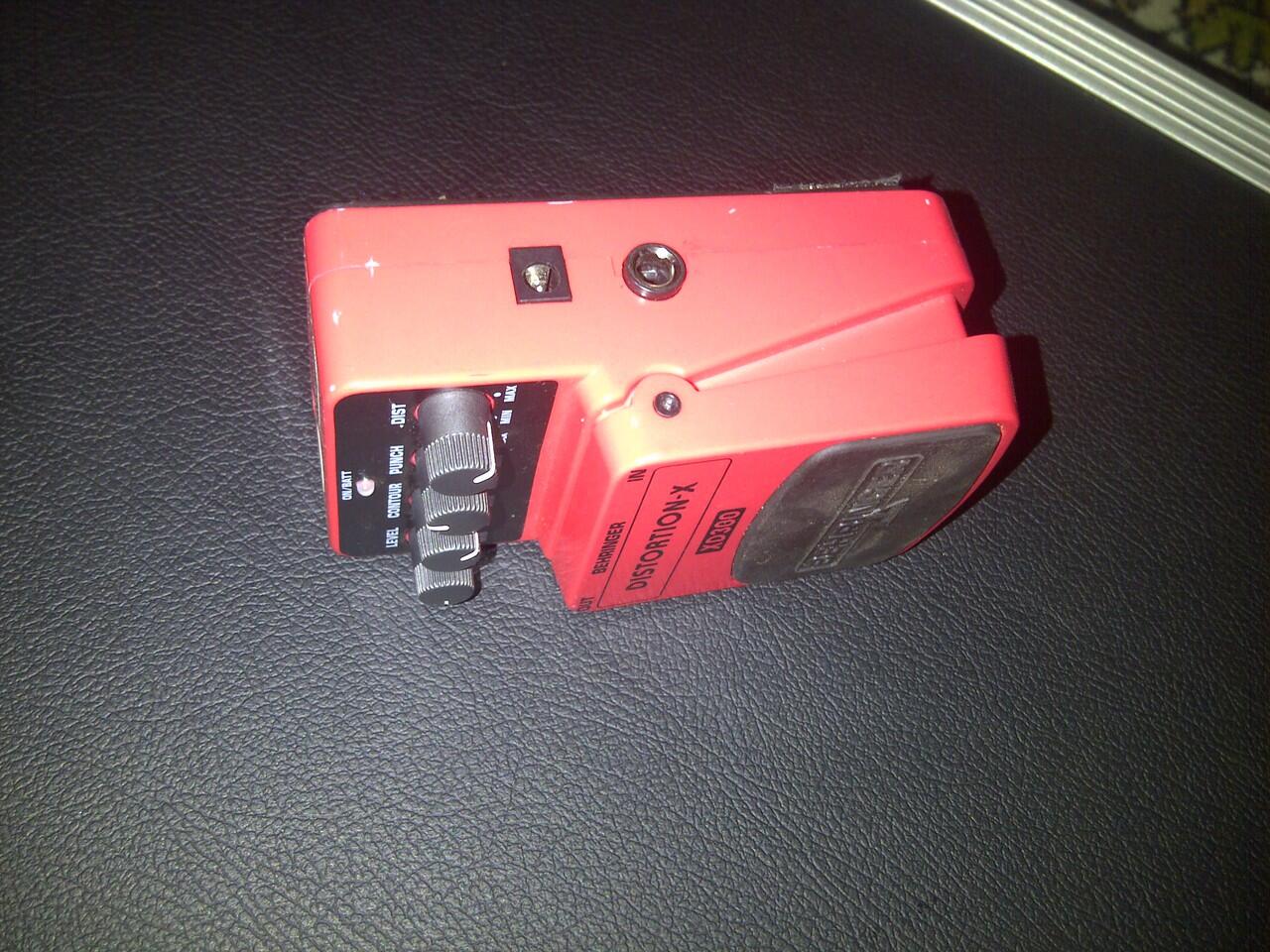 jual behringer distrotion-x like new :D