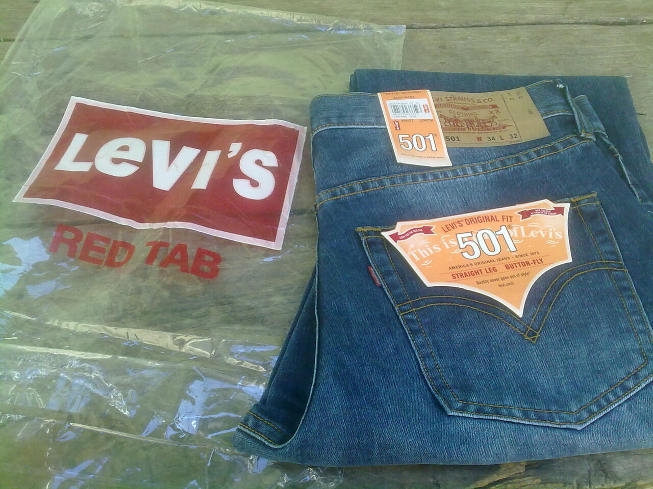 Левис вранглер. Джинсы Монтана Левис Вранглер. Levis Wrangler Lee. Lee, Wrangler, Lee Cooper. Levis 501 джинсовка.