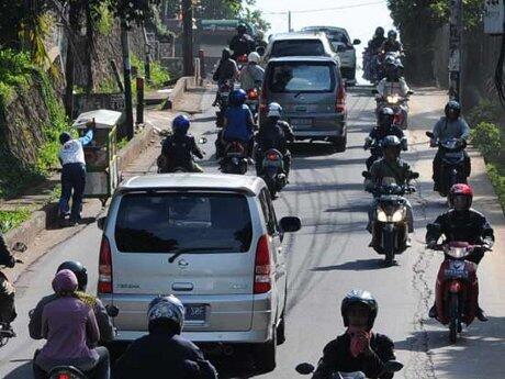 12 Perilaku Pengendara Sepeda Motor Yang Harus Diubah