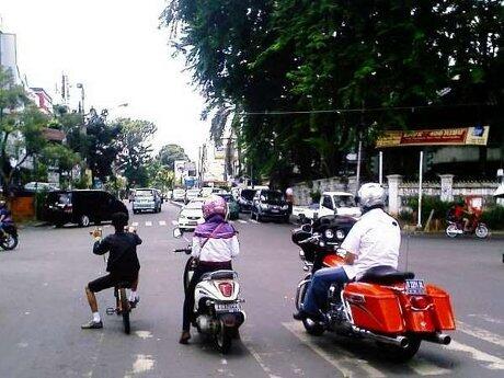 12 Perilaku Pengendara Sepeda Motor Yang Harus Diubah