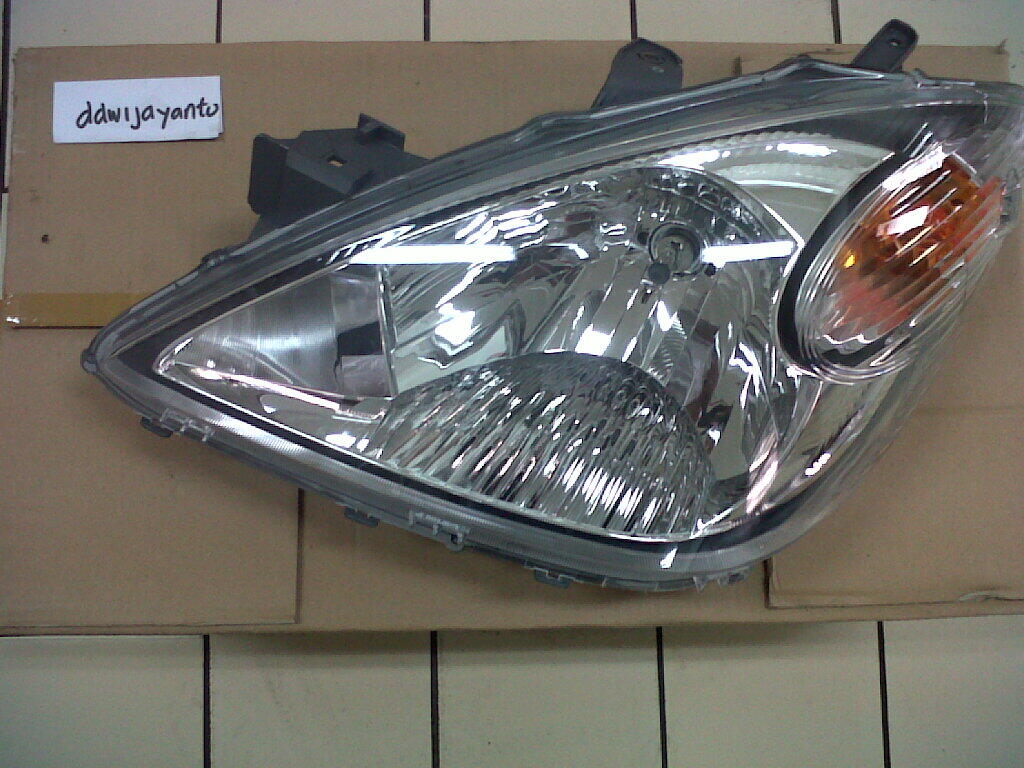 Terjual Jual Headlamp Lampu Depan Avanza Lama Kiri ORI n 