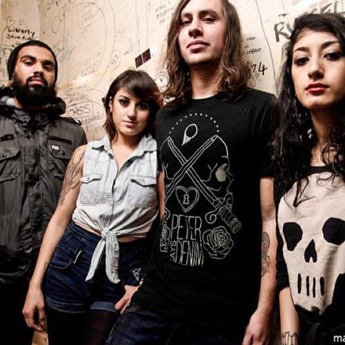 BRAND LOKAL YANG MENGENDORSE MUSISI ATAU BAND LUAR NEGERI