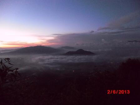 Lautan Awan di Atas GUNUNG MANGLAYANG