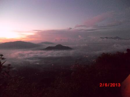 Lautan Awan di Atas GUNUNG MANGLAYANG