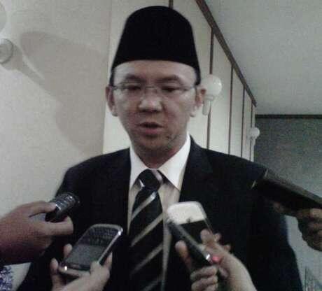 4 Aksi Ahok Hajar 'Gajah' PKL