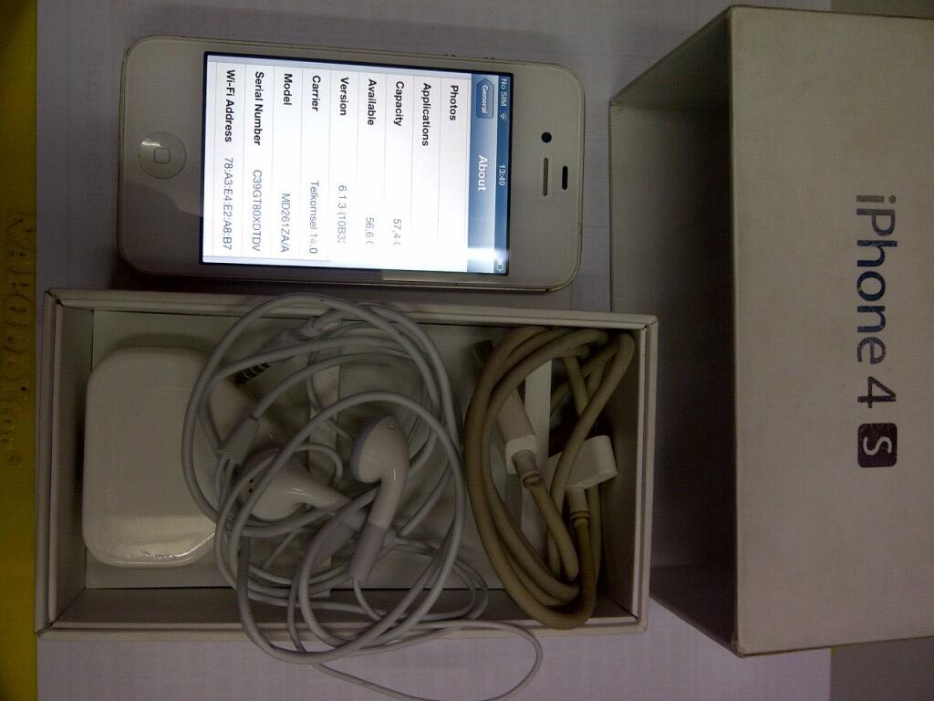 Iphone 4s 64Gb white/putih fullset,mulus,garansi,murah Gan...