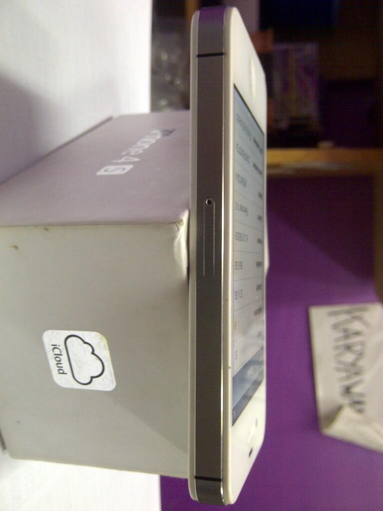 Iphone 4s 64Gb white/putih fullset,mulus,garansi,murah Gan...