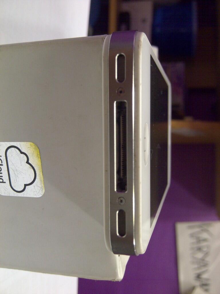 Iphone 4s 64Gb white/putih fullset,mulus,garansi,murah Gan...