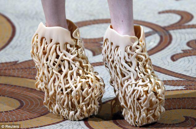 UNIK gan, sepatu berbentuk akar