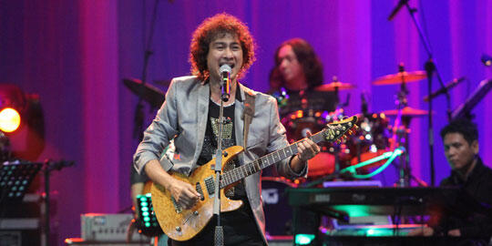 10 DEWA GITAR INDONESIA