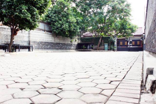 Rumah JATIBENING 350/800 PERBATASAN JAKARTA. Cocok USAHA & Nyaman HUNIAN