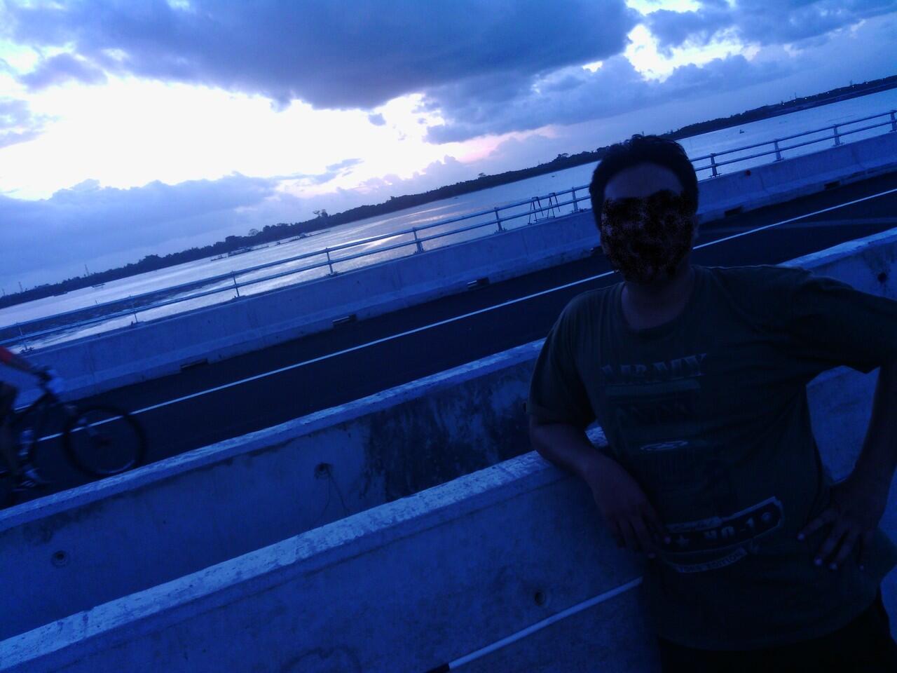 (With PIC) Dahlan: Lihat Matahari Terbenam dan Air Pasang dari Tol Laut Bali, Indah S