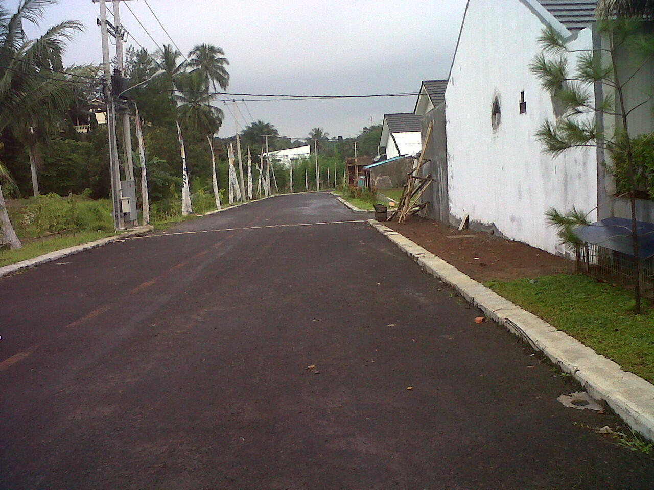 RUMAH DENGAN VIEW GNUNG SALAK, Type 76/126 river valley