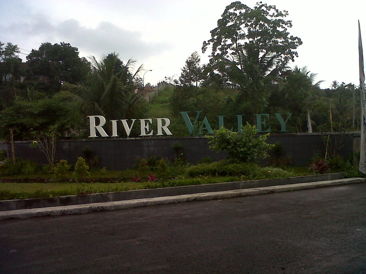 RUMAH DENGAN VIEW GNUNG SALAK, Type 76/126 river valley