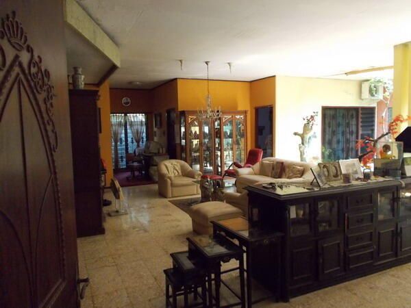 Rumah di belakang UNKRIS, BSI, Univ. Asyafiiyah