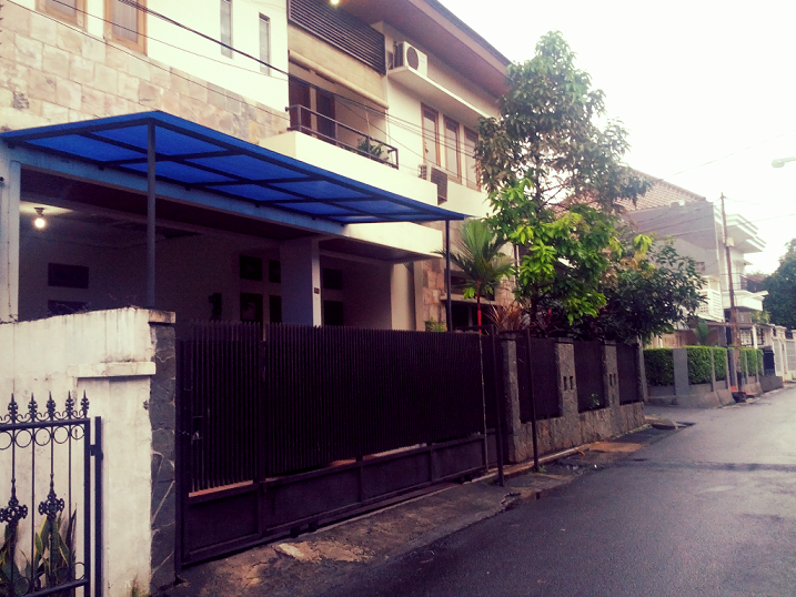 Jual Rumah Hoek Siap Huni di Tebet Barat