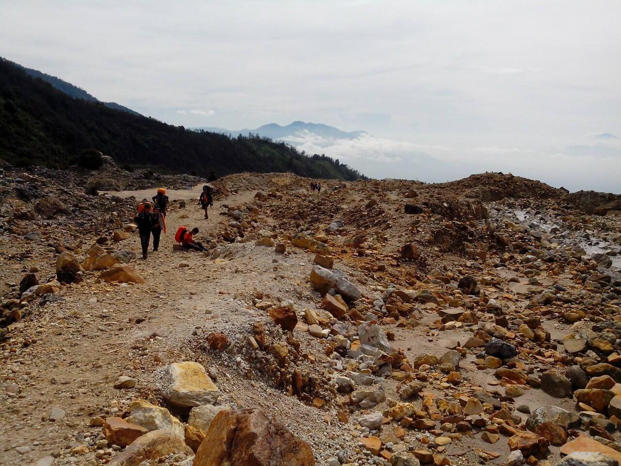 Pendaki gunung ( Langkah Para Petualang )