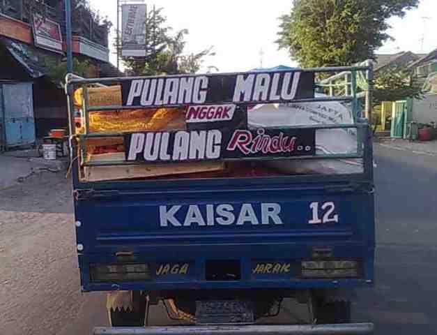 Kalimat-kalimat Mutiara Kocak Pada Truk/Trailer/Angkot (Pelampiasan Para Supir)