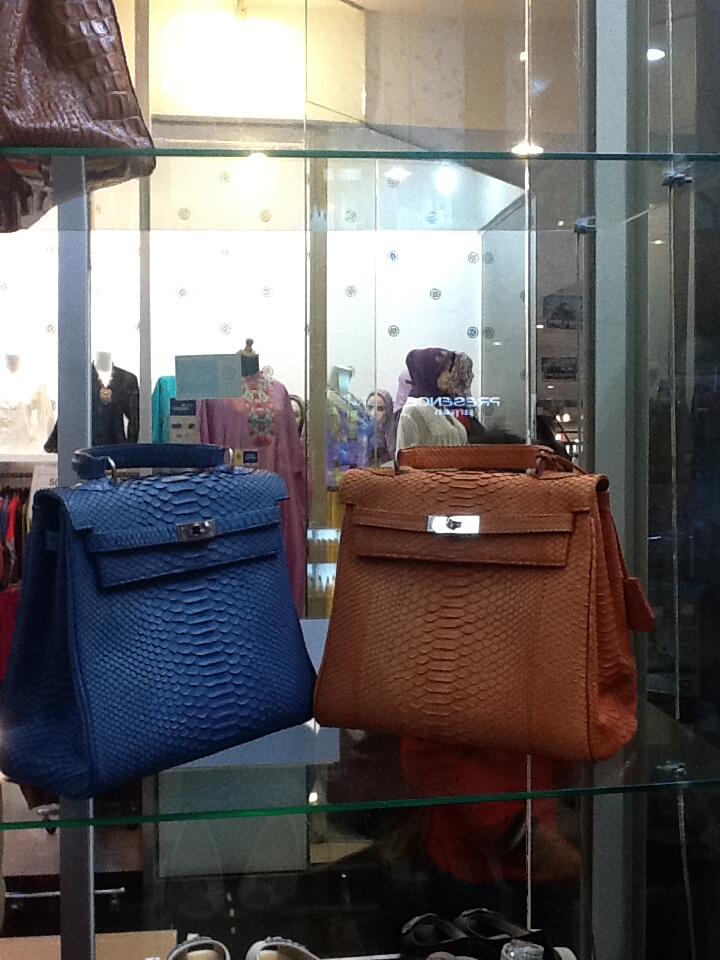 Dijual Tas Bahan Kulit Ular Piton Asli Gan/Sis + Sling / Tali Panjang