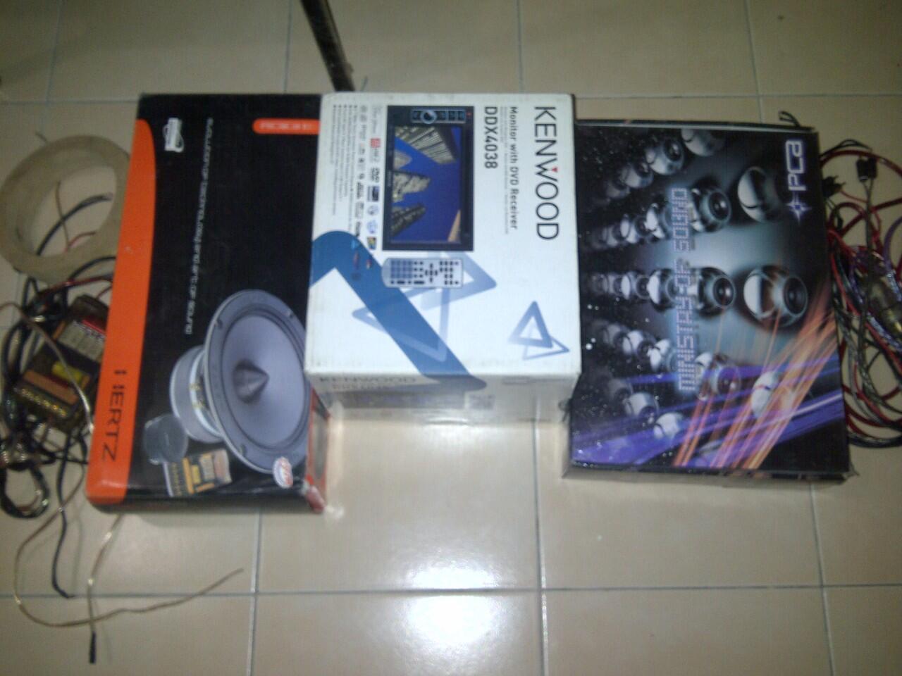 SATU SET HEADUNIT KENWOOD DDX4038 + SPEAKER HERTZ HSK 165 + AMPLIFIER PCA